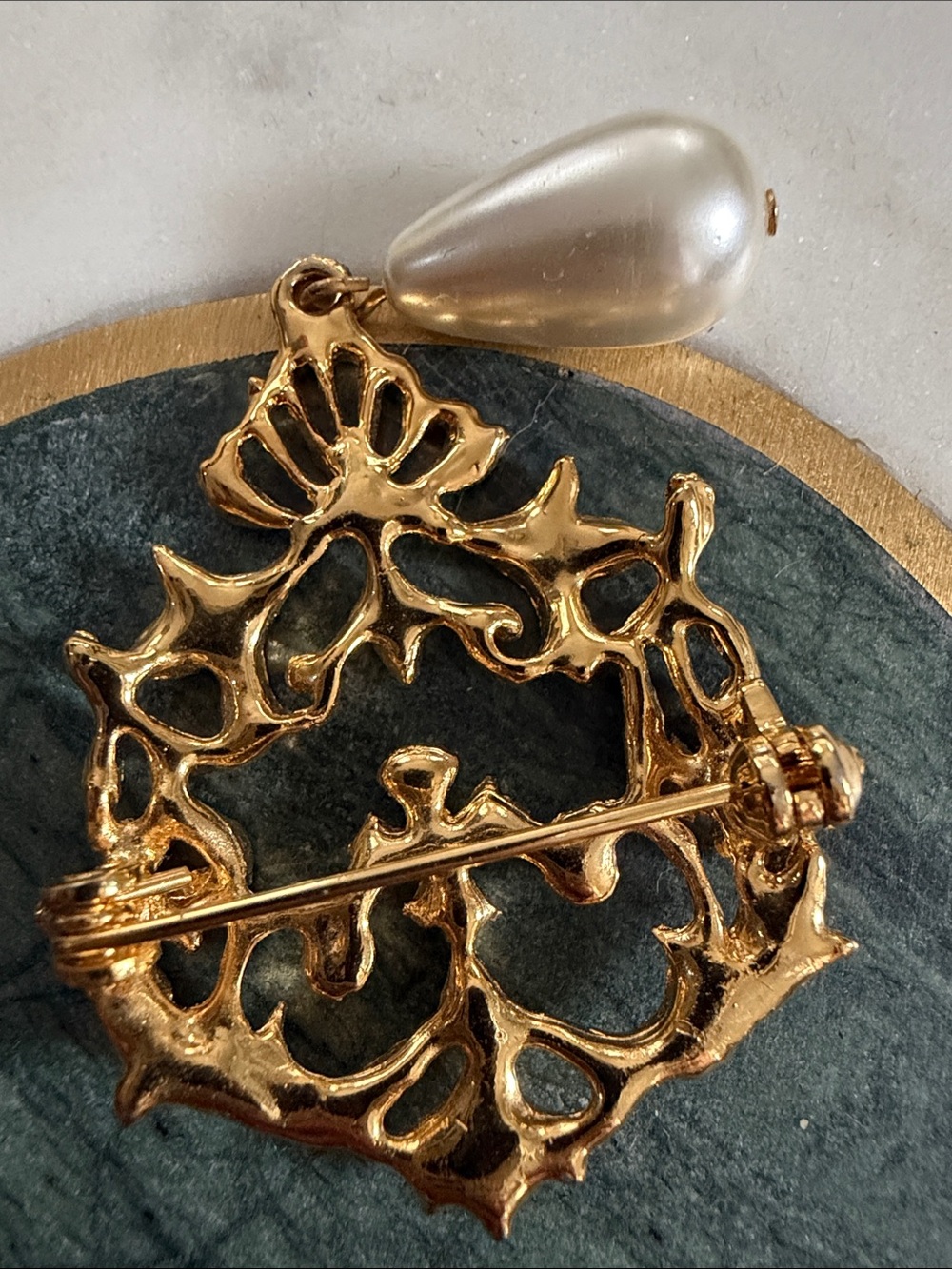 Vintage Gold-Tone Filigree Brooch with Pearl Drop - Victorian , Elegant - Picture 4 of 5